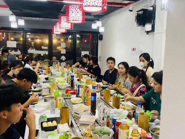 旋轉小火鍋設備(bèi)