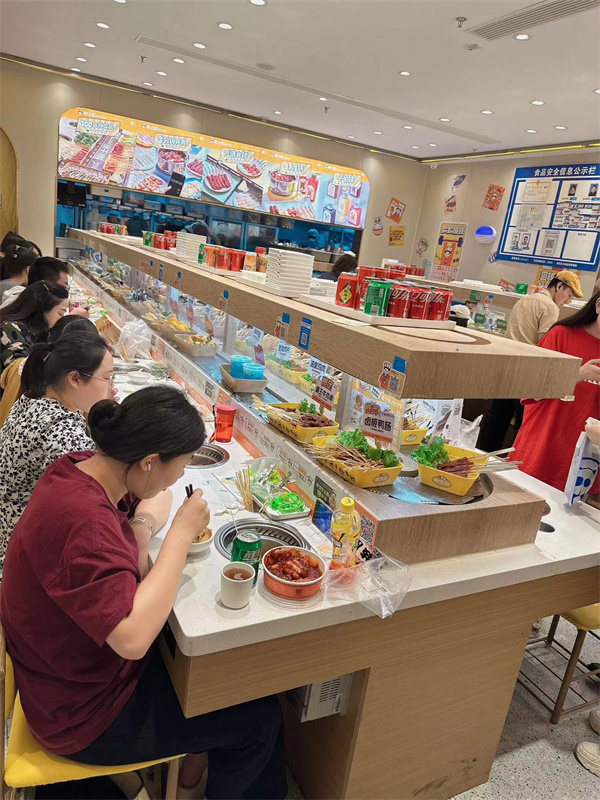 室內旋轉火鍋設備